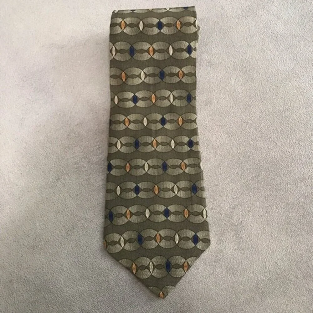 Kenneth Cole Reaction Geometric 100% Silk Classic Neck Tie Mens Office Career